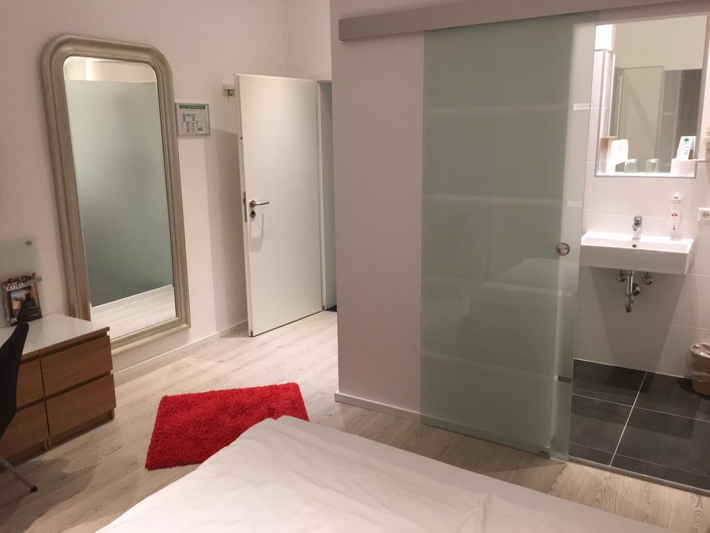 Hotel Barbarossa Karlsruhe Stadtmitte Room photo